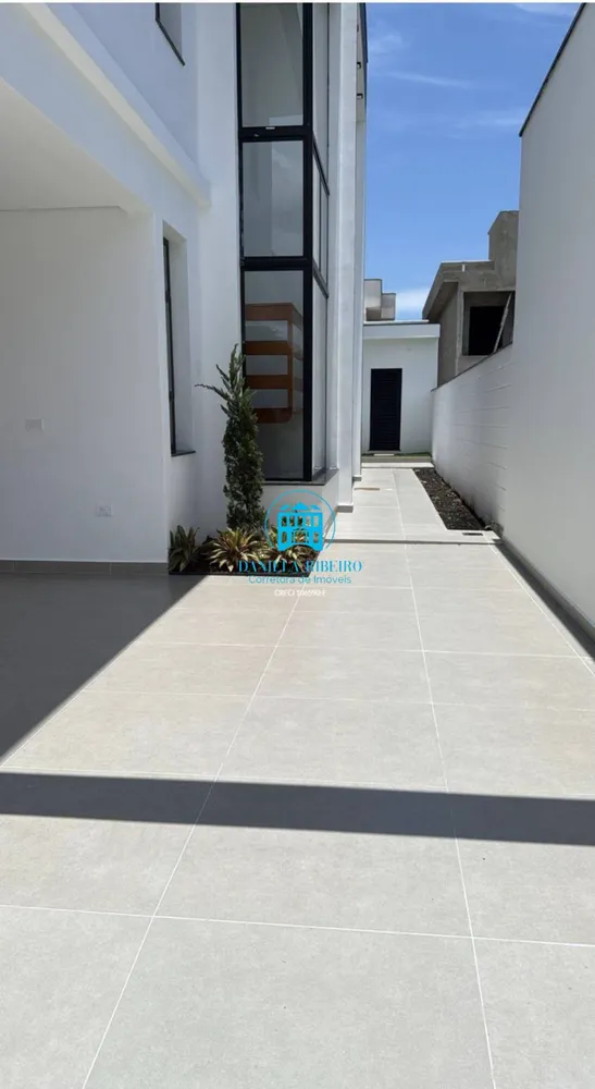 Casa, 4 quartos, 250 m² - Foto 1