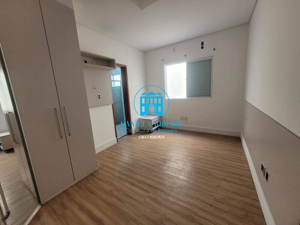 Casa, 3 quartos, 220 m² - Foto 1
