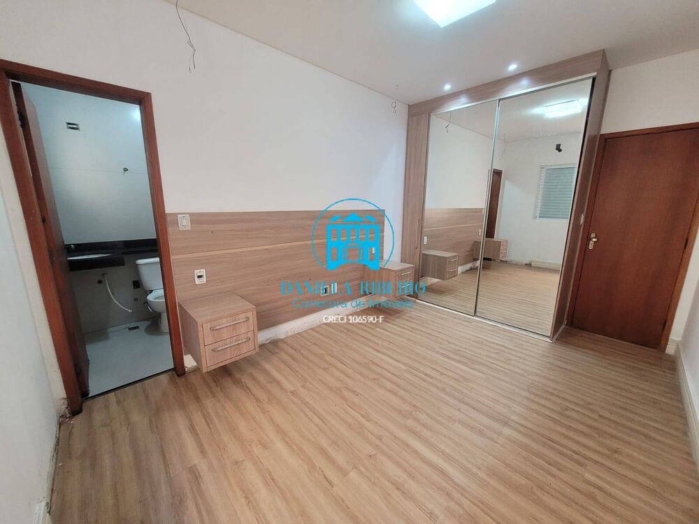Casa, 3 quartos, 220 m² - Foto 2