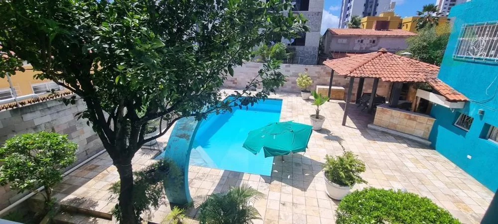 Casa à venda com 5 quartos, 200m² - Foto 3