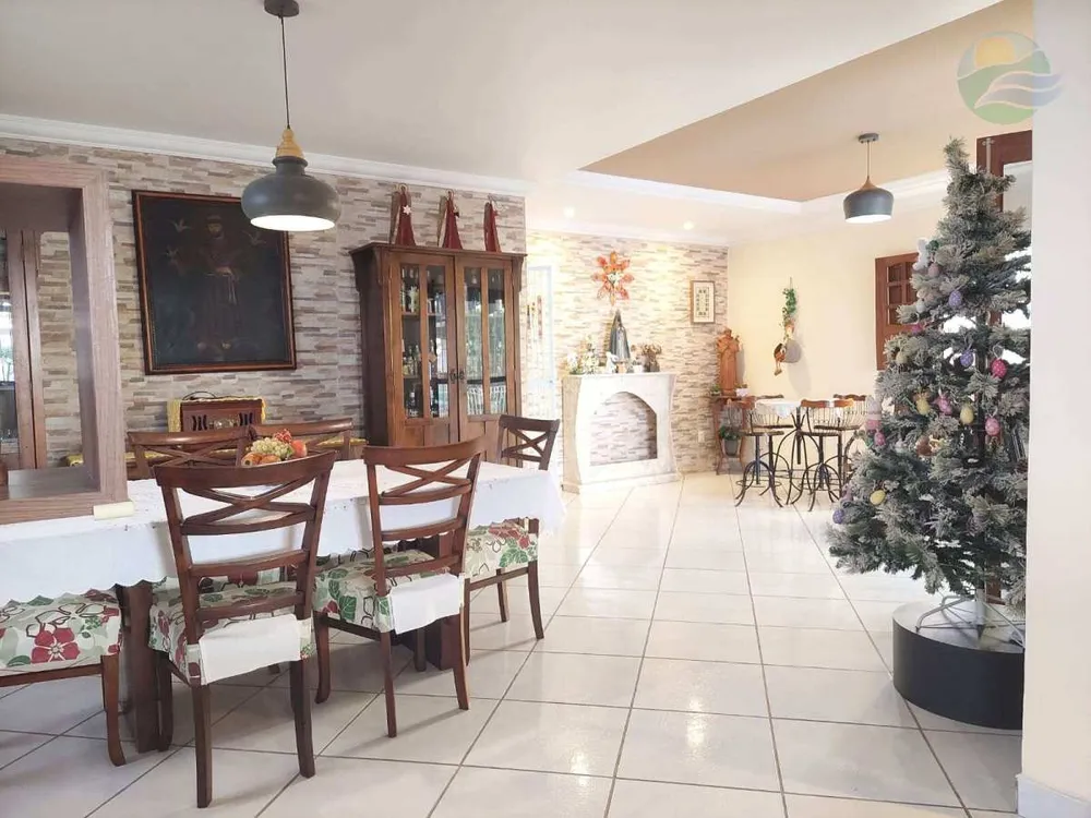 Casa, 5 quartos, 361 m² - Foto 1