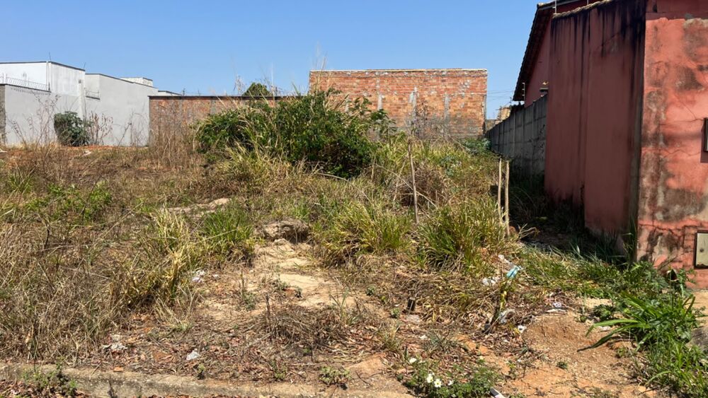 Terreno à venda, 250m² - Foto 1