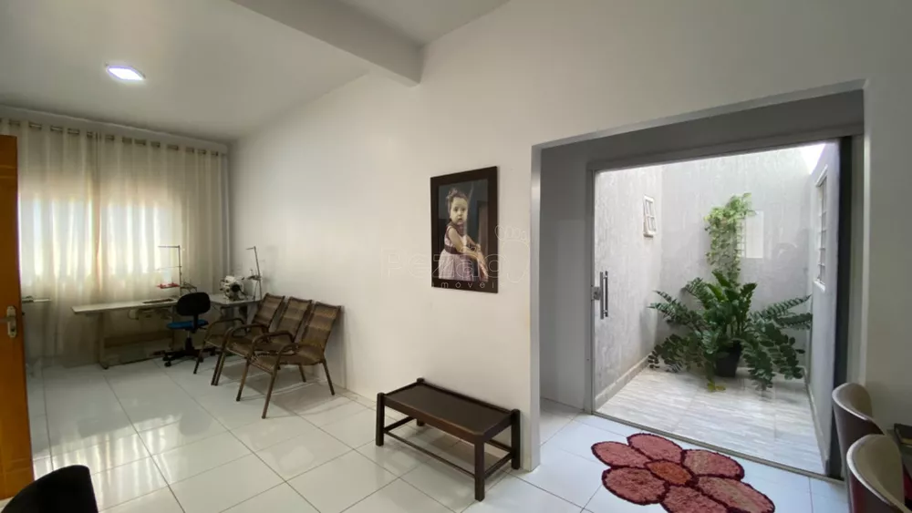 Casa à venda com 3 quartos, 250m² - Foto 3