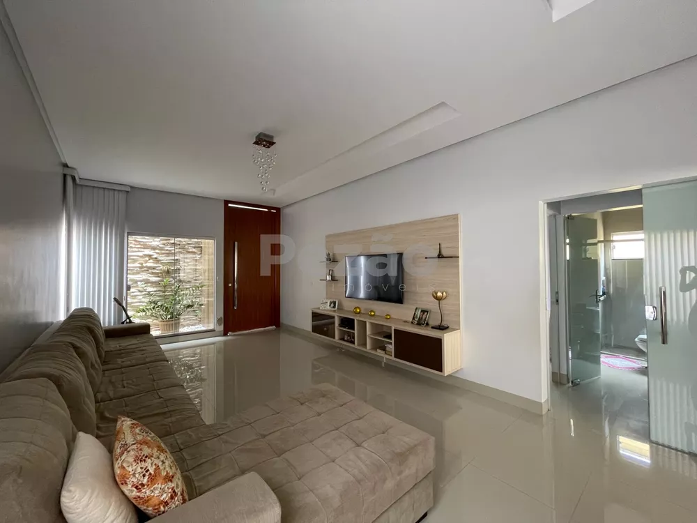 Casa à venda com 3 quartos, 250m² - Foto 4