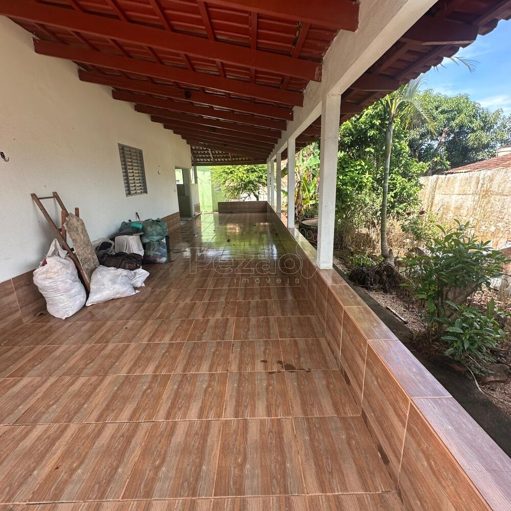 Casa à venda com 3 quartos, 345m² - Foto 1