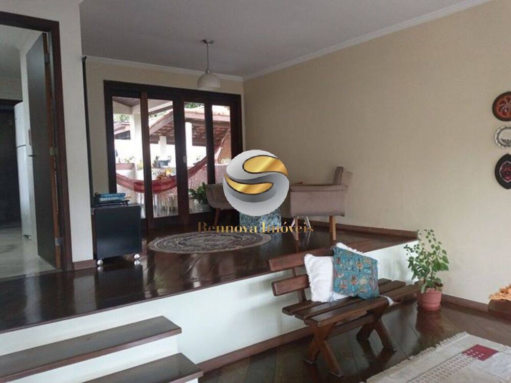 Casa de Condomínio para alugar com 3 quartos, 230m² - Foto 3
