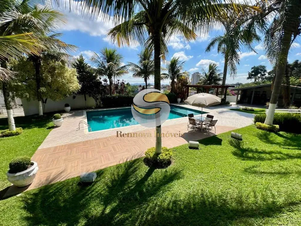 Casa, 6 quartos, 619 m² - Foto 1