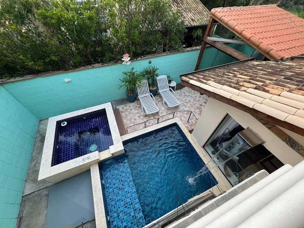 Casa de Condomínio à venda com 3 quartos, 190m² - Foto 2