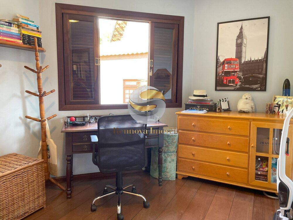 Casa de Condomínio à venda com 3 quartos, 350m² - Foto 4