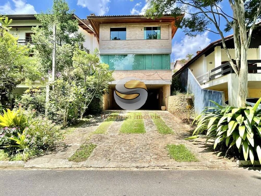 Casa de Condomínio para alugar com 4 quartos, 300m² - Foto 1
