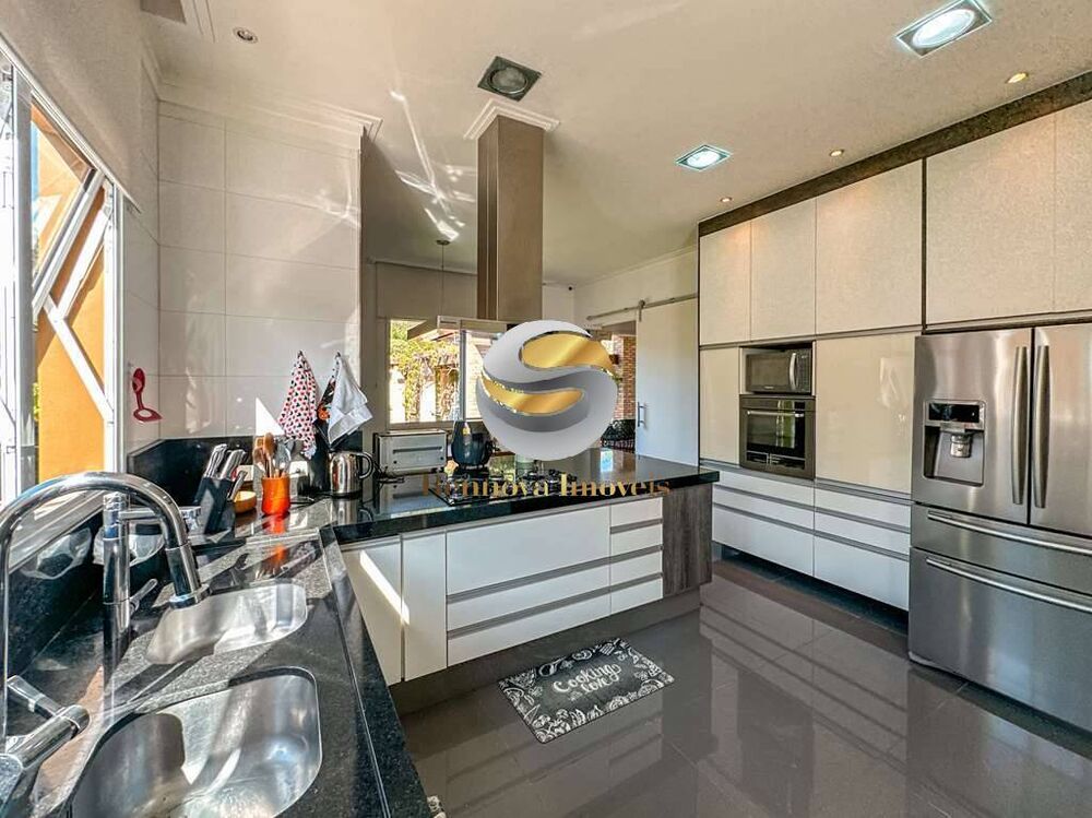 Casa à venda com 4 quartos, 549m² - Foto 3
