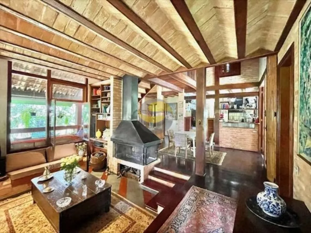 Casa de Condomínio à venda com 3 quartos, 363m² - Foto 4