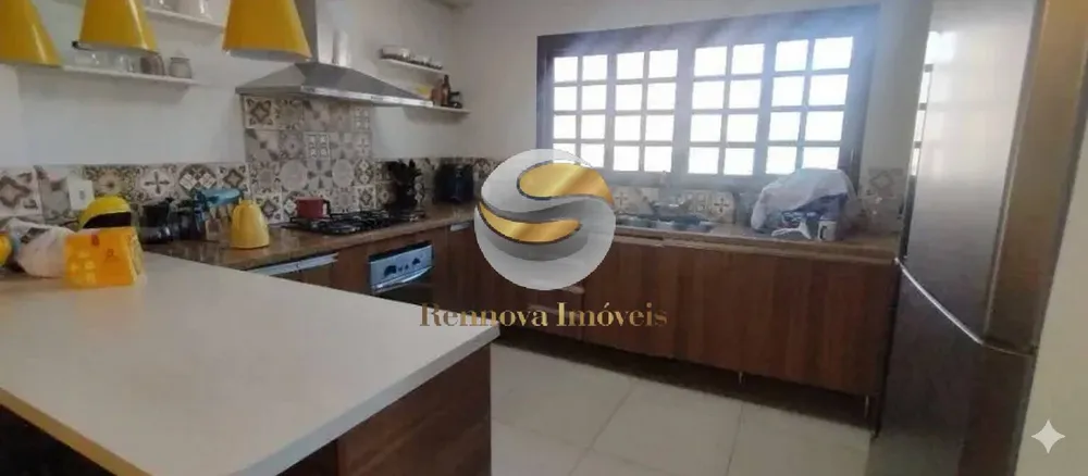 Casa, 3 quartos, 250 m² - Foto 1