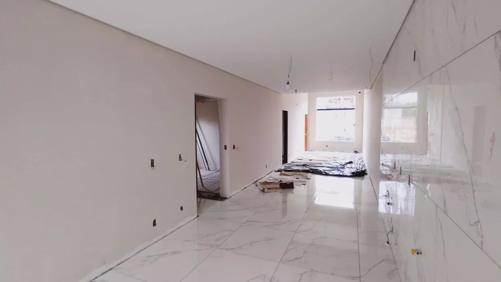 Casa à venda com 3 quartos, 103m² - Foto 1