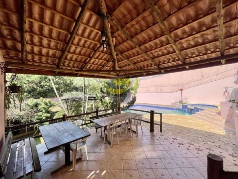 Casa de Condomínio à venda com 3 quartos, 357m² - Foto 4