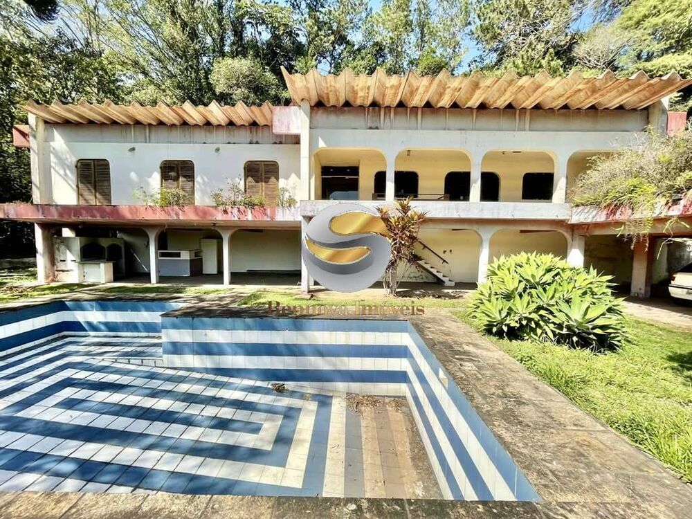 Casa à venda e aluguel com 4 quartos, 700m² - Foto 1