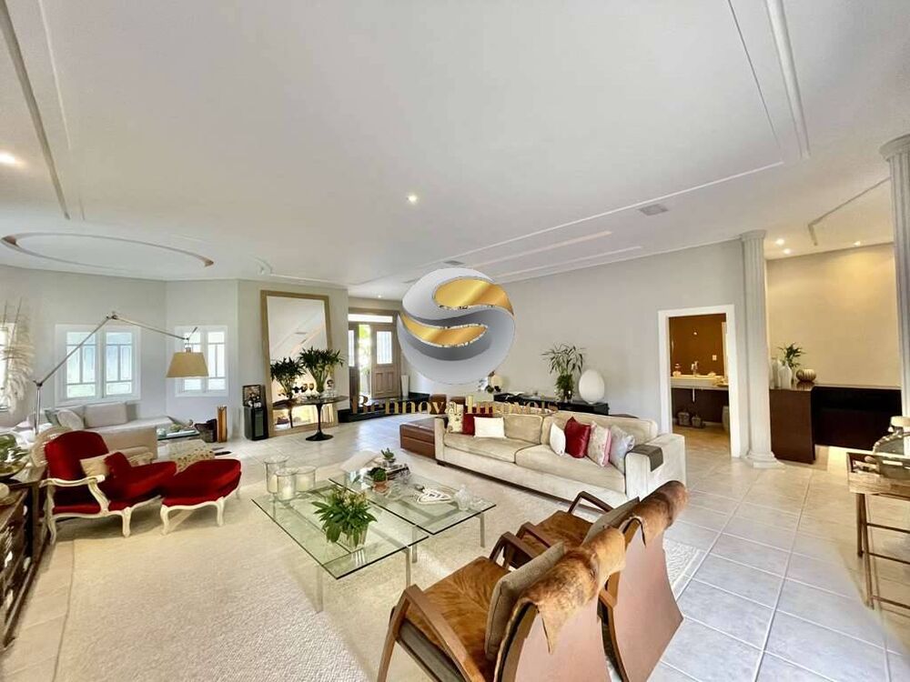 Casa à venda com 4 quartos, 576m² - Foto 1