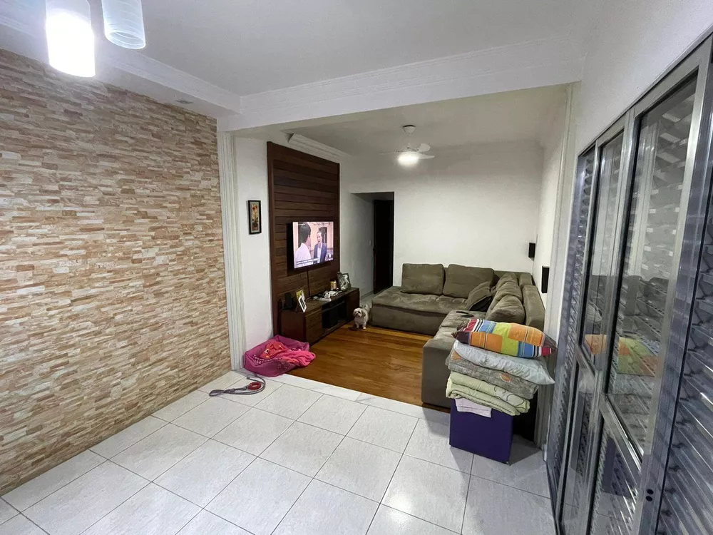 Casa à venda com 2 quartos, 200m² - Foto 2