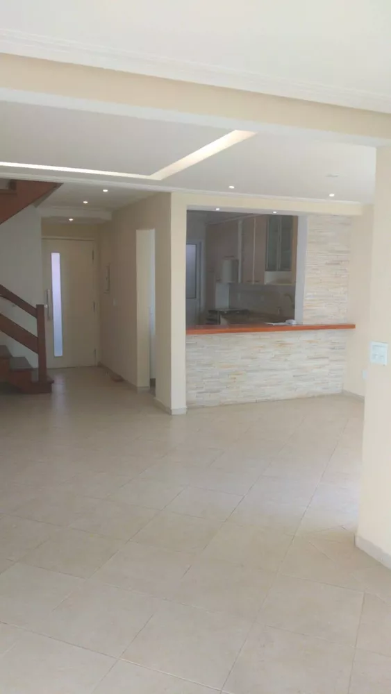 Casa de Condomínio para alugar com 3 quartos, 100m² - Foto 4