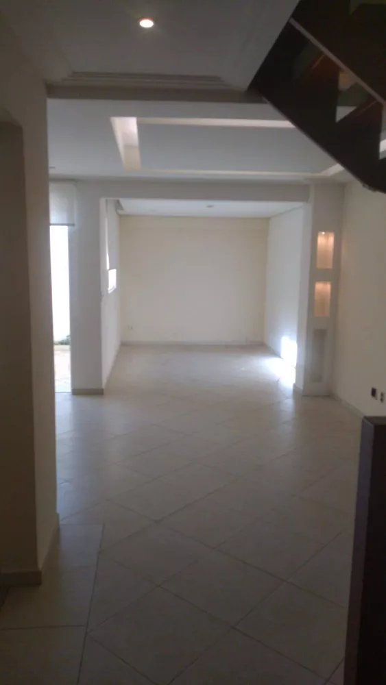 Casa de Condomínio para alugar com 3 quartos, 100m² - Foto 3