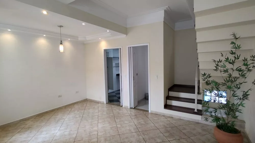 Casa de Condomínio para alugar com 2 quartos, 83m² - Foto 3