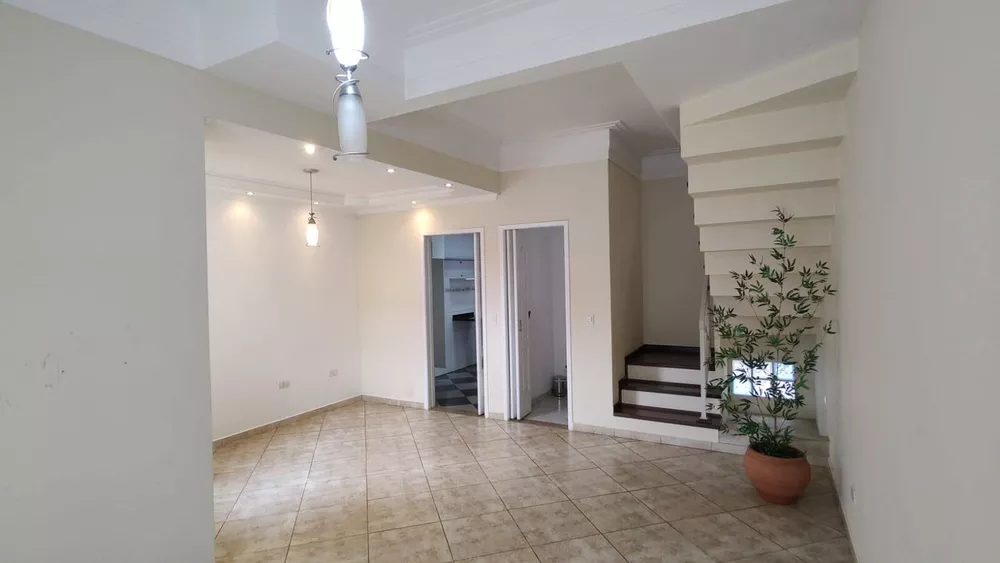 Casa de Condomínio para alugar com 2 quartos, 83m² - Foto 1