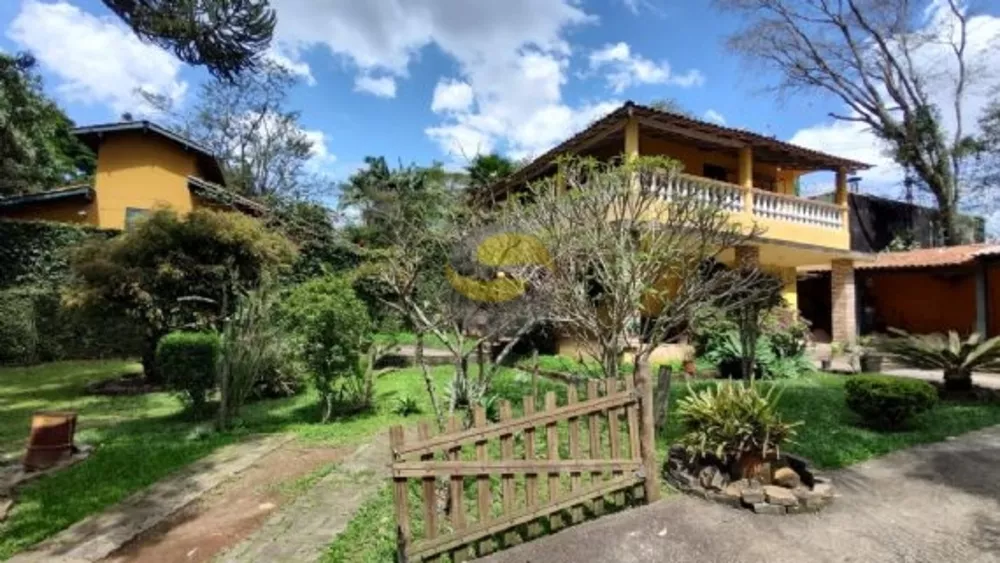 Casa de Condomínio à venda com 3 quartos, 247m² - Foto 2