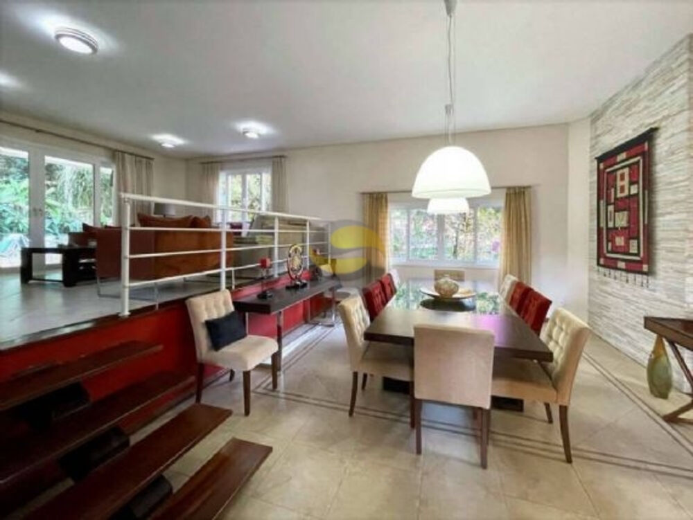 Casa de Condomínio à venda com 4 quartos, 553m² - Foto 2