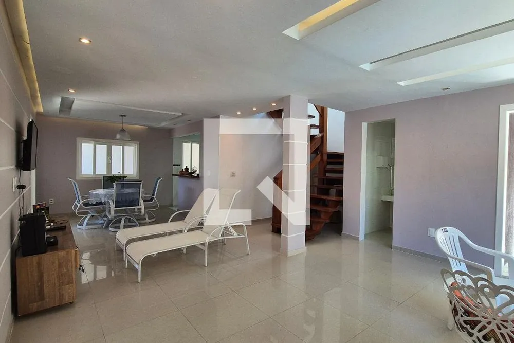 Casa, 3 quartos, 240 m² - Foto 1