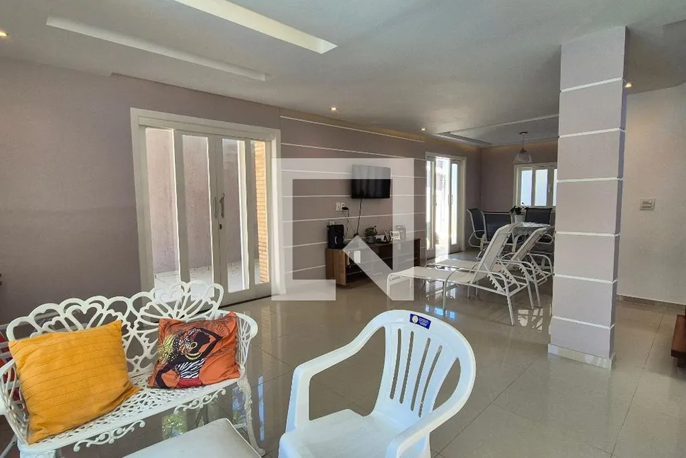 Casa, 3 quartos, 240 m² - Foto 2