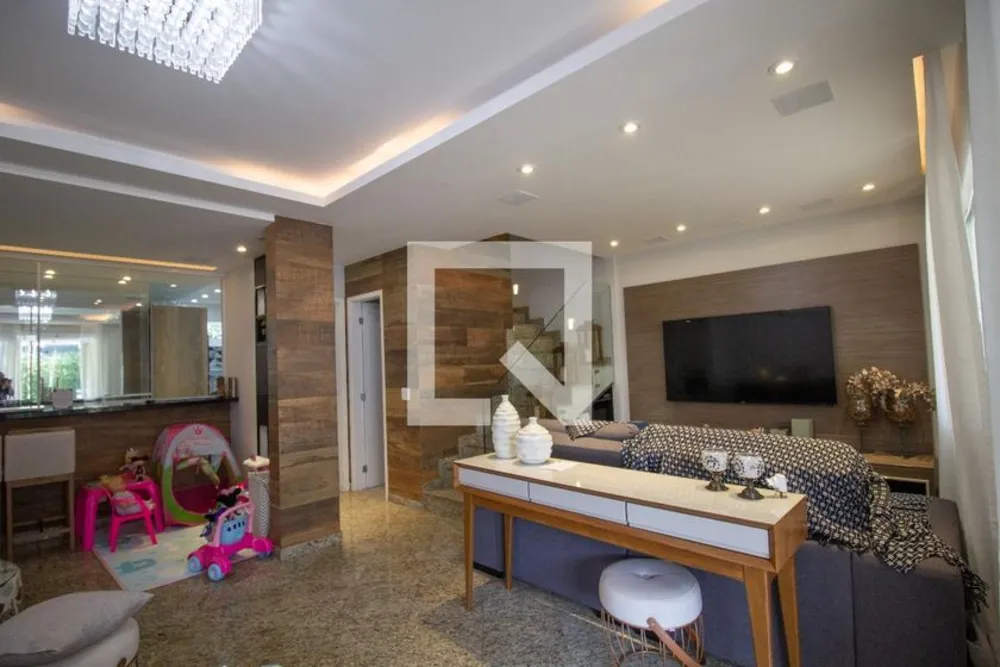 Casa, 5 quartos, 220 m² - Foto 1