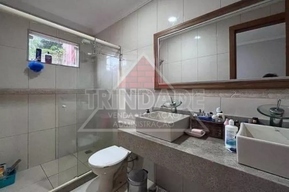 Casa, 3 quartos, 200 m² - Foto 1