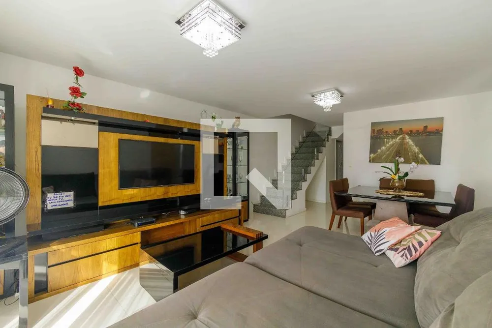 Casa, 4 quartos, 215 m² - Foto 1