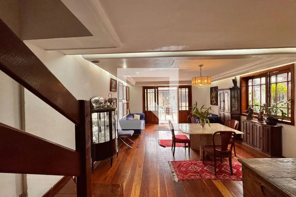 Casa, 4 quartos, 145 m² - Foto 1