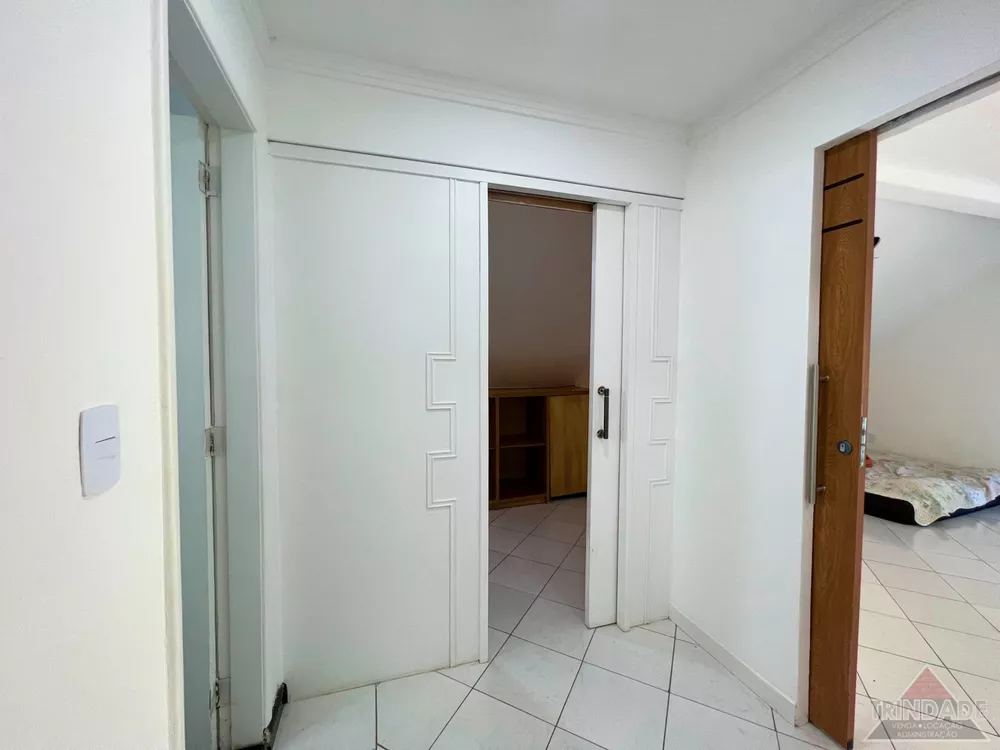 Casa à venda com 5 quartos, 350m² - Foto 9