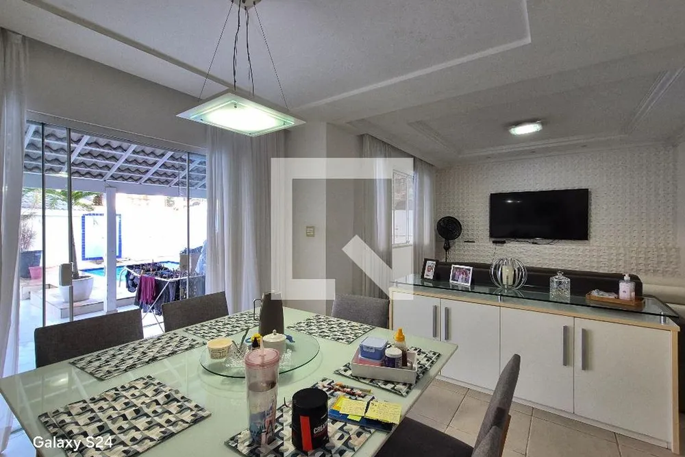 Casa, 3 quartos, 220 m² - Foto 1