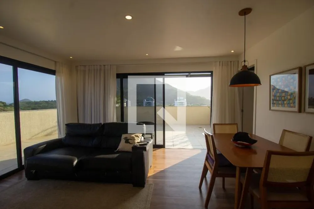 Cobertura, 3 quartos, 217 m² - Foto 2
