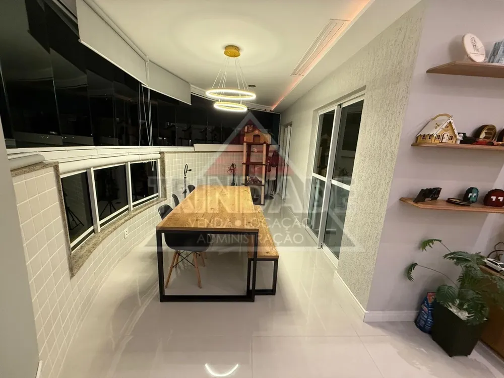 Apartamento, 3 quartos, 211 m² - Foto 1