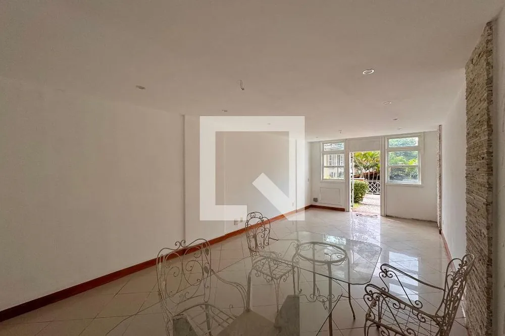 Casa, 3 quartos, 220 m² - Foto 2