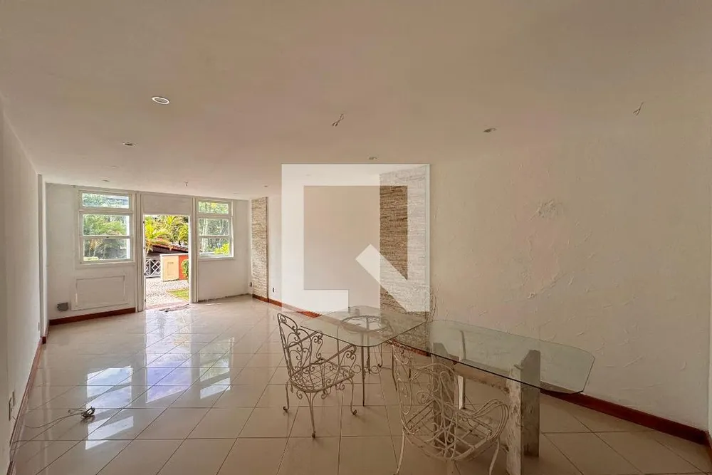 Casa, 3 quartos, 220 m² - Foto 1