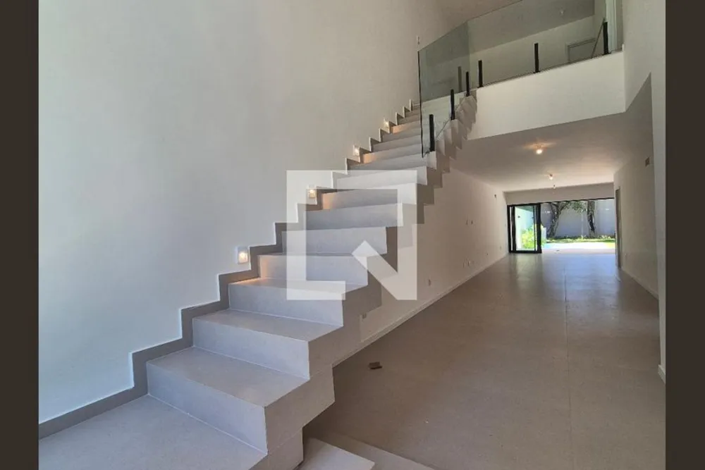 Casa, 4 quartos, 220 m² - Foto 1