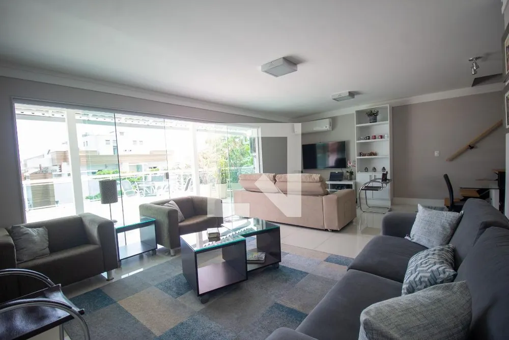 Cobertura, 3 quartos, 243 m² - Foto 1
