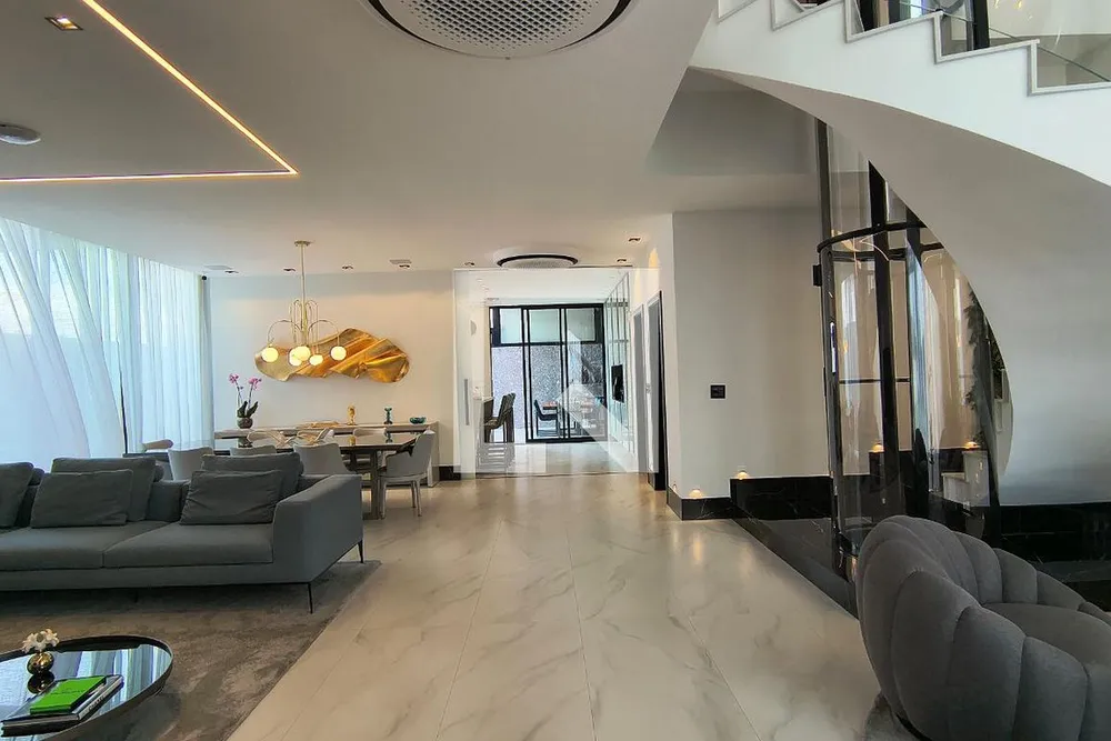 Casa, 6 quartos, 330 m² - Foto 1