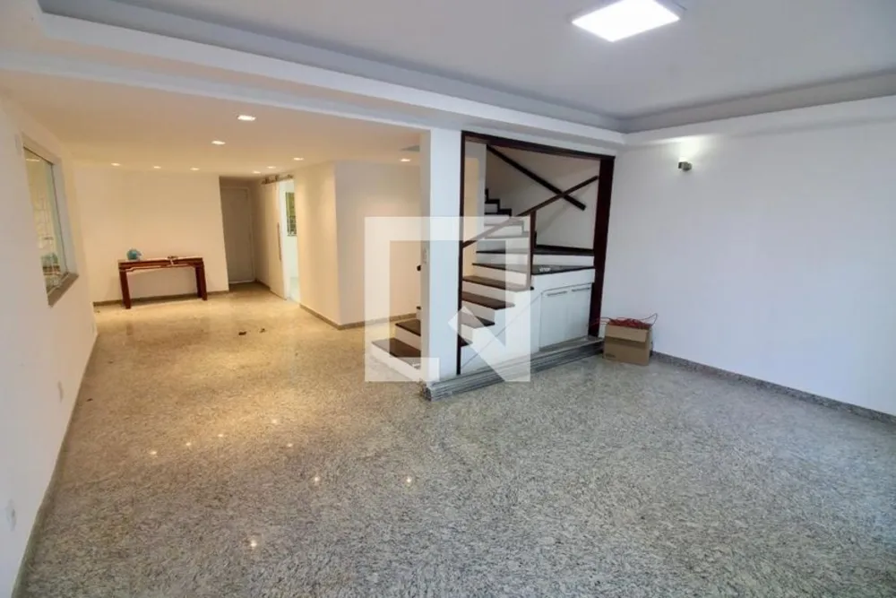 Casa, 4 quartos, 220 m² - Foto 1