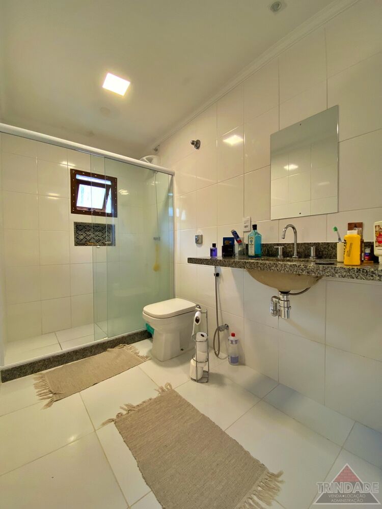 Casa à venda com 4 quartos, 738m² - Foto 1