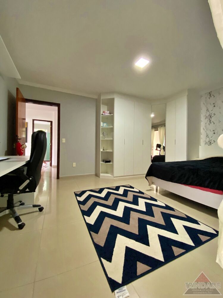 Casa à venda com 4 quartos, 738m² - Foto 4
