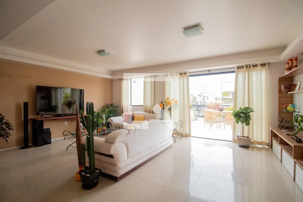 Cobertura, 3 quartos, 195 m² - Foto 2