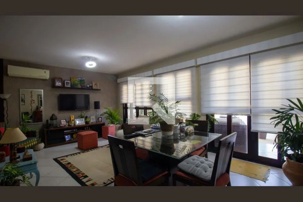 Casa, 4 quartos, 191 m² - Foto 1