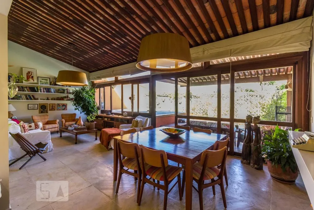 Cobertura, 3 quartos, 240 m² - Foto 1