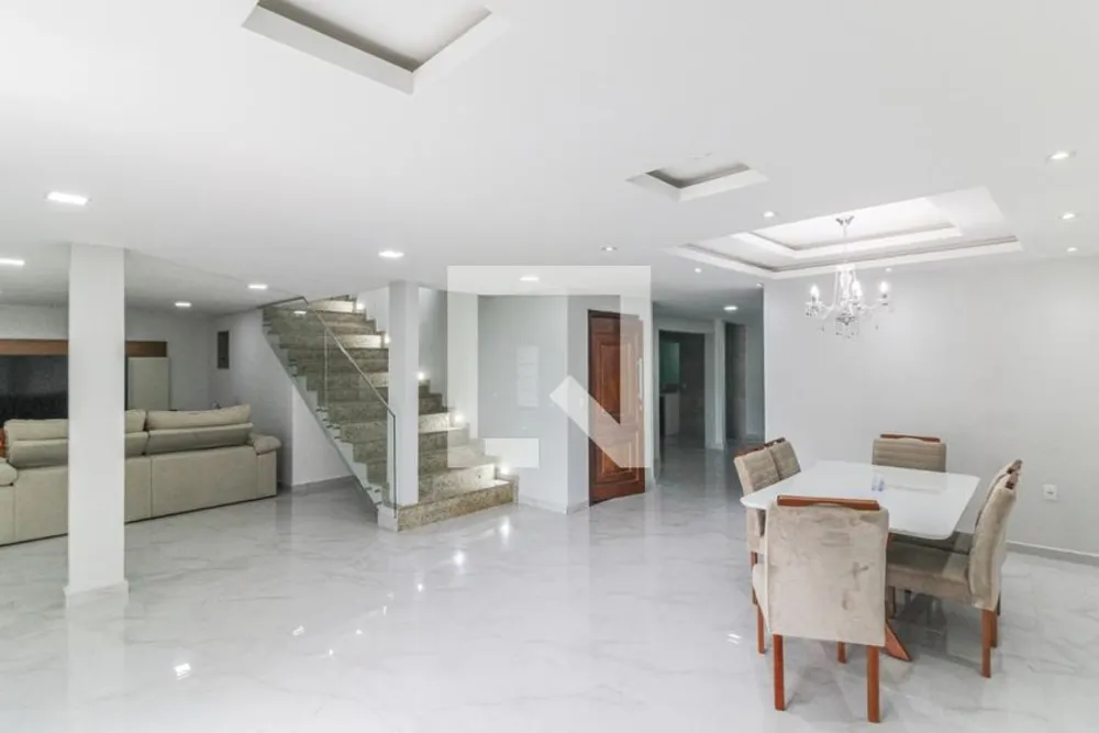 Casa, 5 quartos, 200 m² - Foto 1